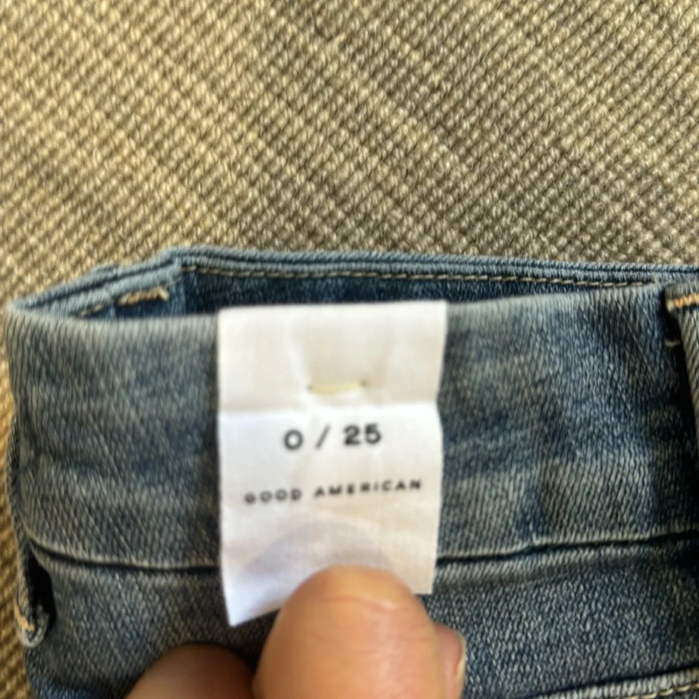 Brand NWT Good American "Good Waist Crop" distressed skinny jeans Size 0/25 - Picture 4 of 5